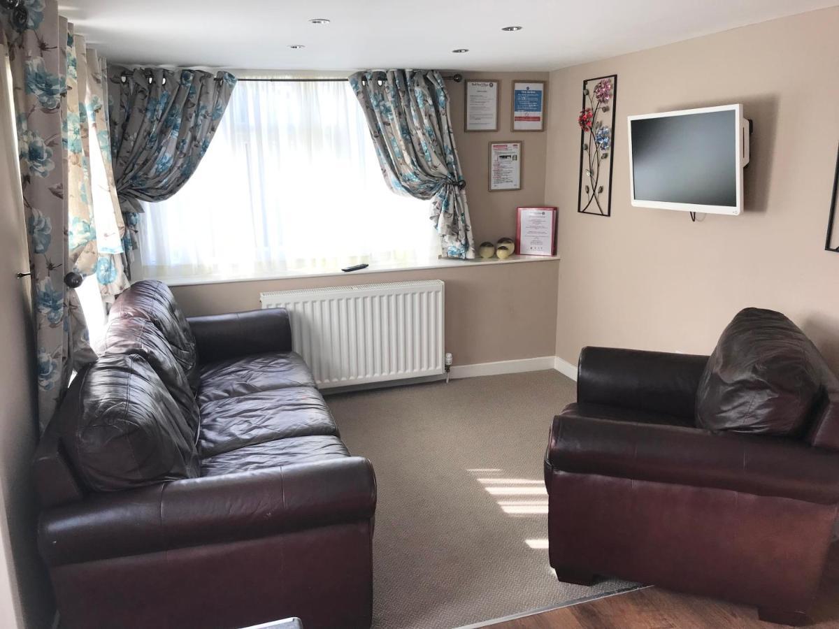 3 Bedroom Self-Catering Holiday Home Stepps Exterior photo
