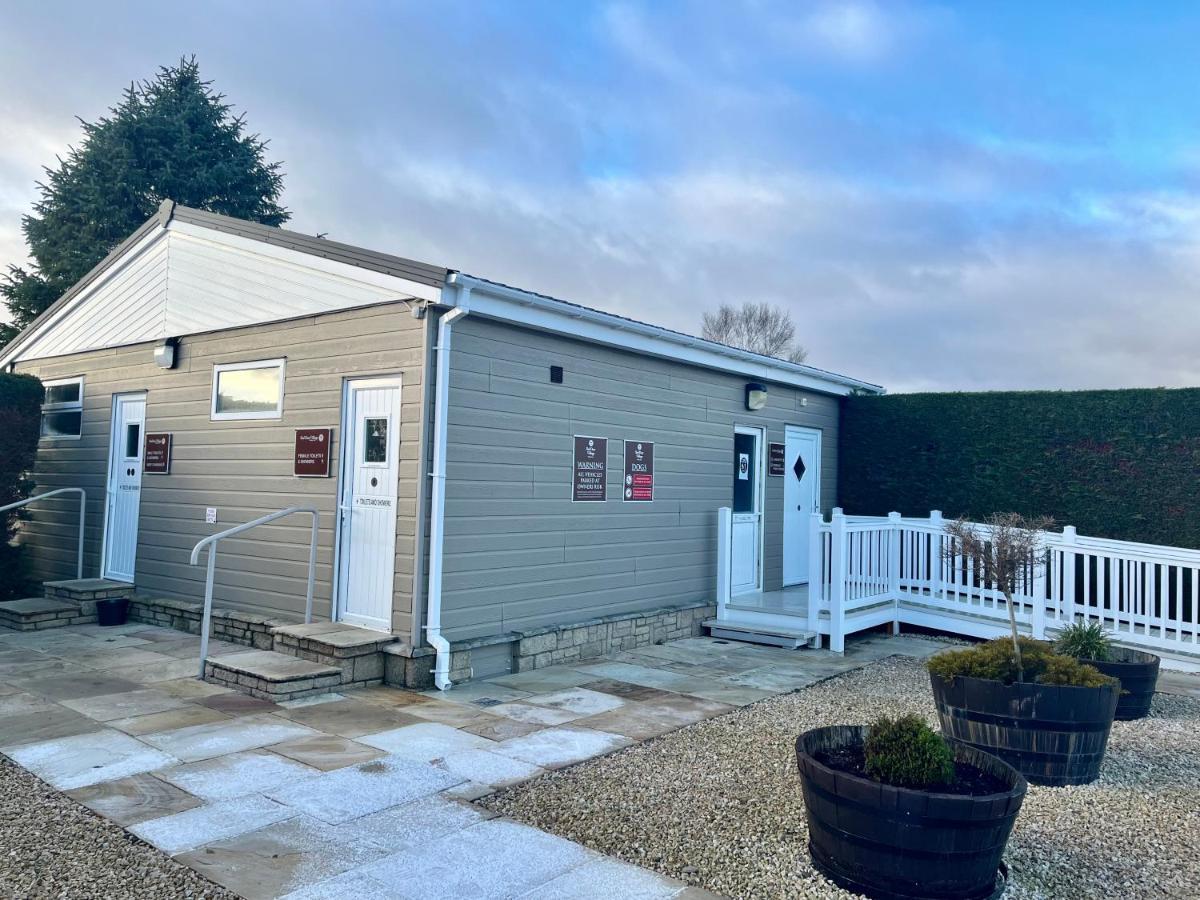 3 Bedroom Self-Catering Holiday Home Stepps Exterior photo